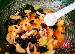 鱿鱼木耳炒黄瓜的做法图解15