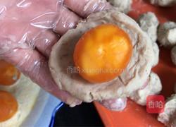 莲蓉肉松蛋黄酥的做法图解10