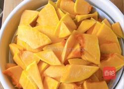 蜜豆南瓜饼的做法图解3