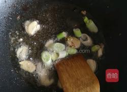 酸菜鱼头的做法图解4