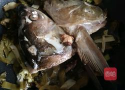 酸菜鱼头的做法图解6