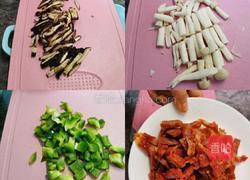 臘腸香菇土豆燜飯的做法圖解3