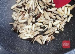 臘腸香菇土豆燜飯的做法圖解4