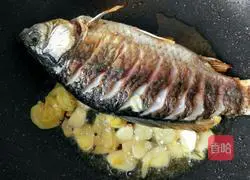 鲫鱼豆腐汤的做法图解7