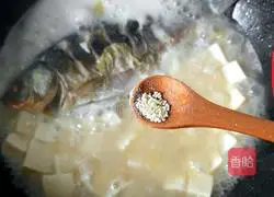 鲫鱼豆腐汤的做法图解13