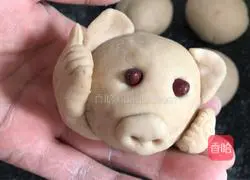 Like the illustration of how to make piggy steamed buns 14