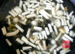 菌菇豆腐汤的做法图解6