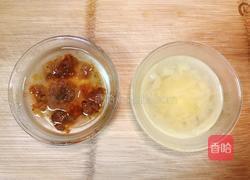 桃胶皂角百合银耳红枣羮的做法图解1