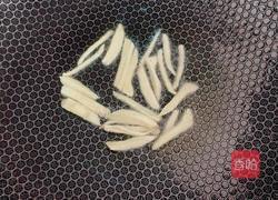 木耳炖鸡的做法图解4