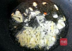 杏鲍菇炒鸡丁的做法图解9