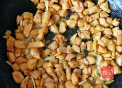 杏鲍菇炒鸡丁的做法图解10