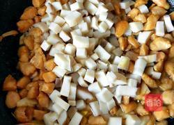 杏鲍菇炒鸡丁的做法图解11
