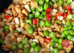 杏鲍菇炒鸡丁的做法图解13