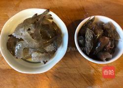 西红柿虾仁豆腐汤的做法图解1