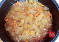 百合桂圆银耳羹(润肺养血)的做法图解6