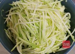 西葫芦软饼的做法图解1