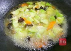丝瓜豆腐木耳汤的做法图解7