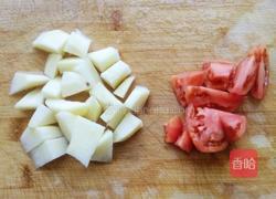 土豆番茄烧鸡胸肉的做法图解1