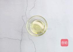 经典广式蛋黄莲蓉月饼的做法图解1