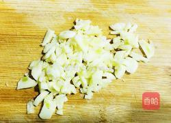 腊肠炒荷兰豆的做法图解3