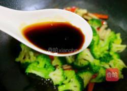 西兰花炒菌菇的做法图解10