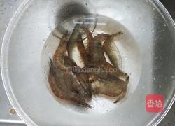 黄瓜炒大虾的做法图解2