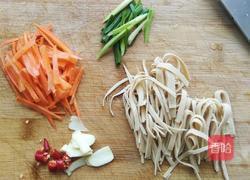 菌菇炒杂菜的做法图解2