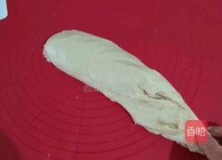豆沙面包的做法图解2