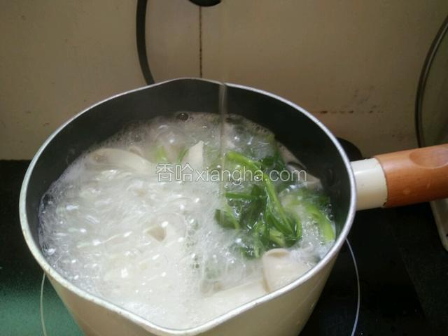 滴几滴葱香油提提香