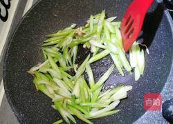 鸡胸肉炒芹菜的做法图解6