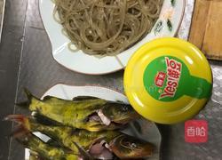 嘎鱼烧粉丝的做法图解1