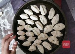 韭菜鸡蛋粉条水煎包的做法图解10