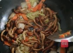 油蘑溜白菜的做法图解8