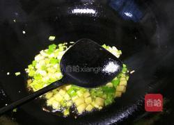 青椒火腿炒鸡蛋的做法图解7