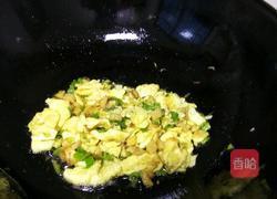 青椒火腿炒鸡蛋的做法图解8