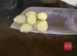 酸菜炒鸭胗的做法图解2