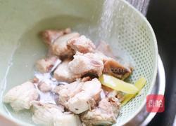 莲藕排骨汤的做法图解6