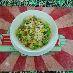 芹菜鸡蛋炒米饭的做法[图]