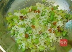 芹菜鸡蛋炒米饭的做法图解4