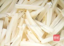 干煸藕条的做法图解2