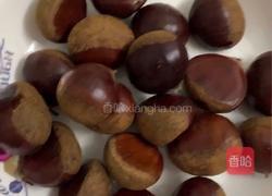 水煮板栗的做法图解1