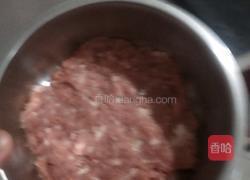 鸡蛋墨鱼肉饼汤的做法图解1