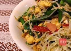花红柳绿～韭菜豆芽炒鸡蛋的做法图解6