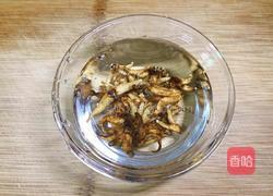 手掌参炖鸡的做法图解2