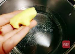 玉米红枣冬瓜水鱼汤的做法图解4