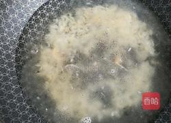 虾皮剪刀面的做法图解2