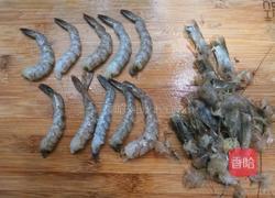 酥脆凤尾虾的做法图解1