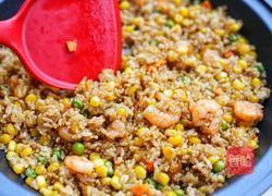 椰香虾仁炒饭的做法图解9