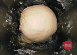 披萨(水果加火腿鲜虾）的做法图解1