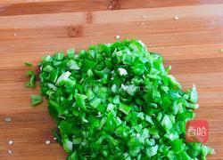 辣椒鸡蛋干的做法图解3